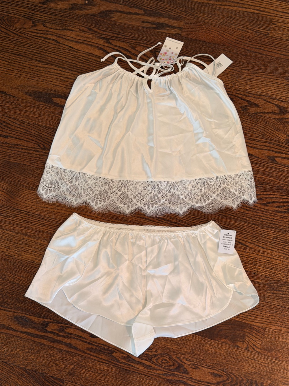 NWT Women's Ivory Lace-Trim Half Slip Set